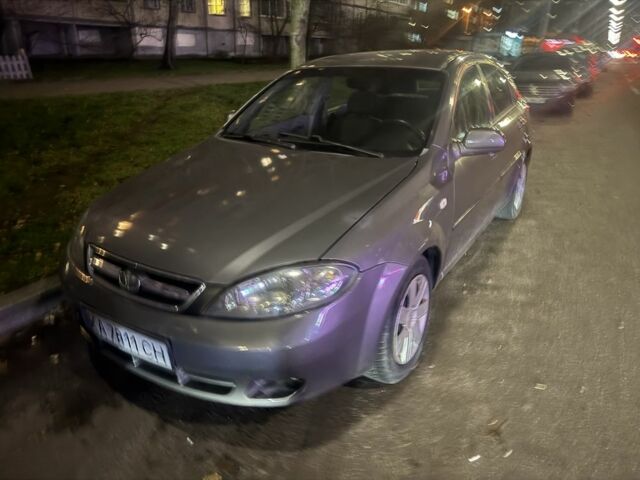 Серый Шевроле Лачетти, объемом двигателя 1.6 л и пробегом 400 тыс. км за 2350 $, фото 1 на Automoto.ua