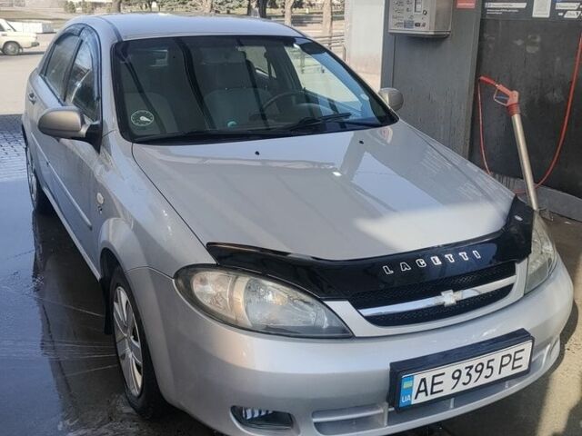 Серый Шевроле Лачетти, объемом двигателя 1.6 л и пробегом 205 тыс. км за 4000 $, фото 1 на Automoto.ua
