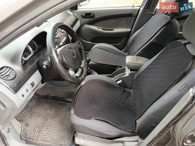 Сірий Шевроле Лачетті, об'ємом двигуна 1.6 л та пробігом 200 тис. км за 2150 $, фото 1 на Automoto.ua