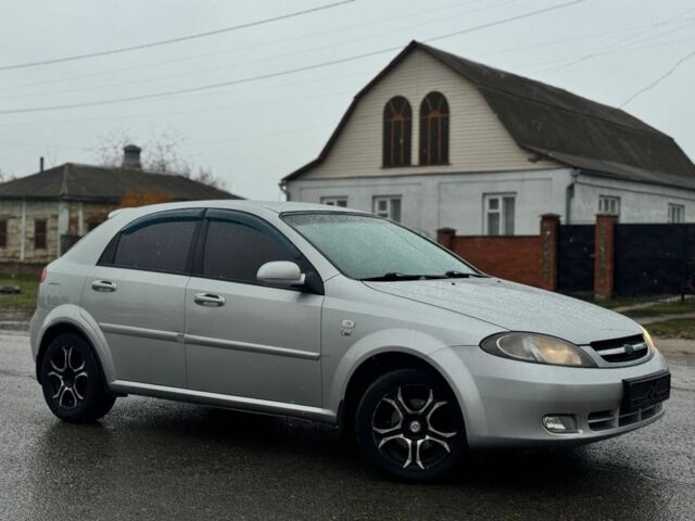Серый Шевроле Лачетти, объемом двигателя 1.8 л и пробегом 192 тыс. км за 4650 $, фото 1 на Automoto.ua