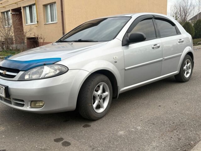 Серый Шевроле Лачетти, объемом двигателя 1.6 л и пробегом 247 тыс. км за 4500 $, фото 1 на Automoto.ua