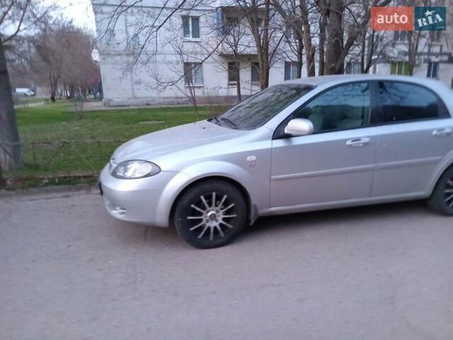 Серый Шевроле Лачетти, объемом двигателя 1.6 л и пробегом 250 тыс. км за 5200 $, фото 1 на Automoto.ua