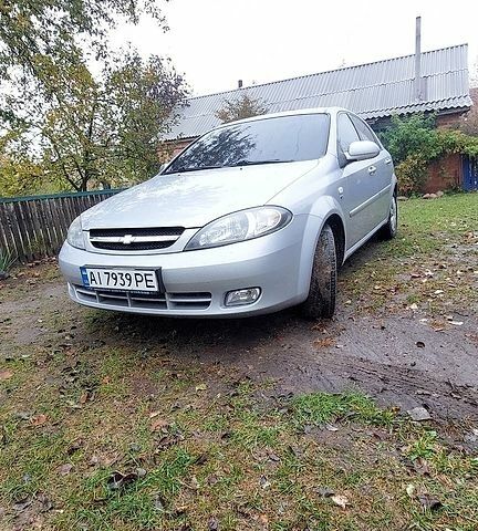 Серый Шевроле Лачетти, объемом двигателя 1.6 л и пробегом 247 тыс. км за 3750 $, фото 1 на Automoto.ua