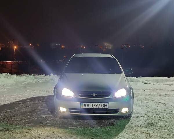 Серый Шевроле Лачетти, объемом двигателя 1.6 л и пробегом 329 тыс. км за 3600 $, фото 1 на Automoto.ua