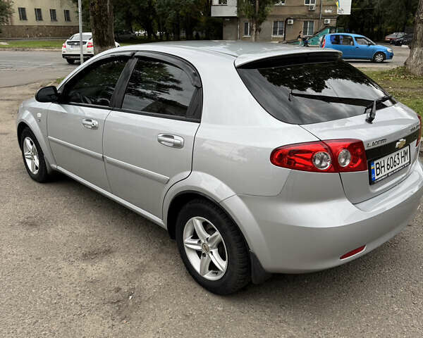 Сірий Шевроле Лачетті, об'ємом двигуна 1.6 л та пробігом 70 тис. км за 5900 $, фото 1 на Automoto.ua