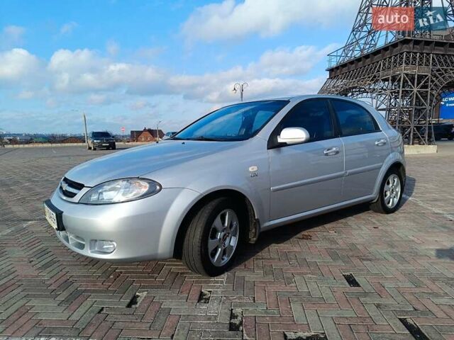 Серый Шевроле Лачетти, объемом двигателя 1.8 л и пробегом 138 тыс. км за 5700 $, фото 1 на Automoto.ua