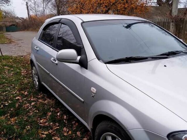 Серый Шевроле Лачетти, объемом двигателя 1.6 л и пробегом 238 тыс. км за 5000 $, фото 1 на Automoto.ua