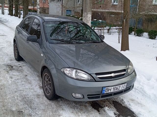 Серый Шевроле Лачетти, объемом двигателя 1.6 л и пробегом 270 тыс. км за 4000 $, фото 1 на Automoto.ua