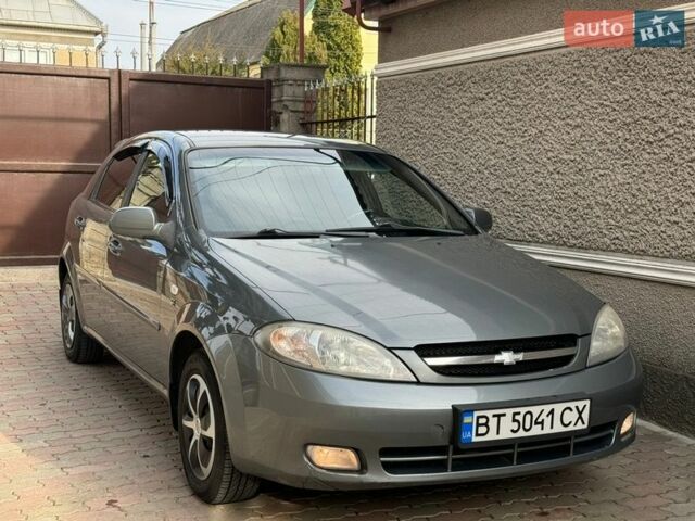 Серый Шевроле Лачетти, объемом двигателя 1.6 л и пробегом 211 тыс. км за 4900 $, фото 1 на Automoto.ua
