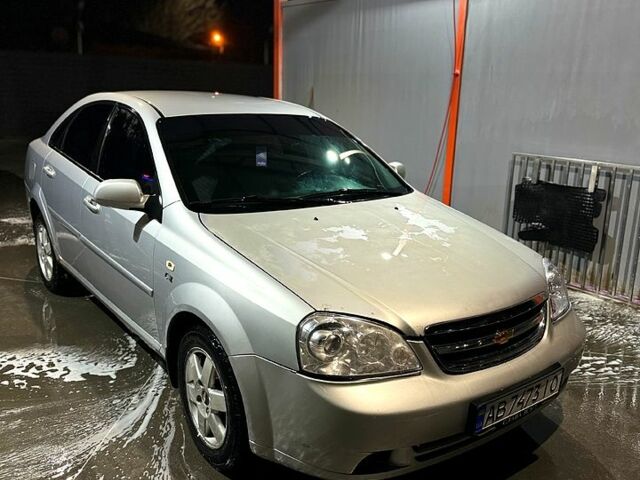 Серый Шевроле Лачетти, объемом двигателя 1.8 л и пробегом 200 тыс. км за 3000 $, фото 1 на Automoto.ua