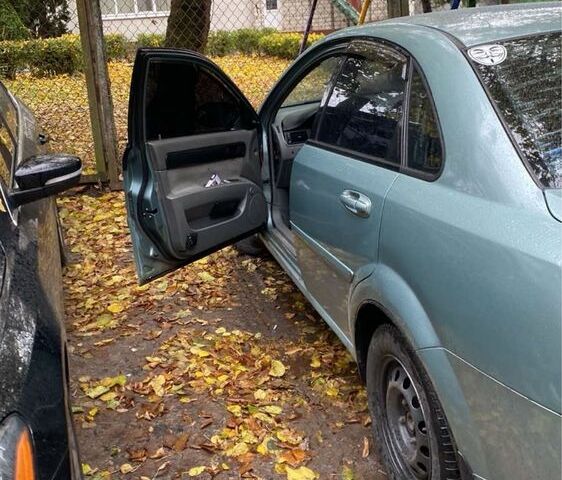 Серый Шевроле Лачетти, объемом двигателя 1.6 л и пробегом 291 тыс. км за 3700 $, фото 1 на Automoto.ua