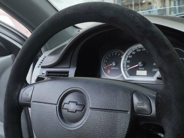 Сірий Шевроле Лачетті, об'ємом двигуна 1.8 л та пробігом 220 тис. км за 4999 $, фото 1 на Automoto.ua