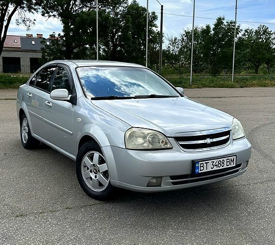 Сірий Шевроле Лачетті, об'ємом двигуна 1.8 л та пробігом 260 тис. км за 3600 $, фото 1 на Automoto.ua