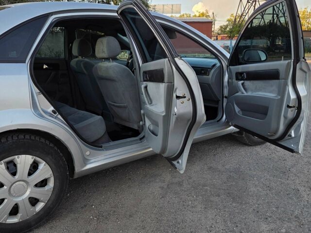 Серый Шевроле Лачетти, объемом двигателя 1.8 л и пробегом 240 тыс. км за 3650 $, фото 1 на Automoto.ua