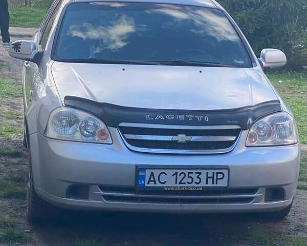 Серый Шевроле Лачетти, объемом двигателя 1.8 л и пробегом 250 тыс. км за 3200 $, фото 1 на Automoto.ua