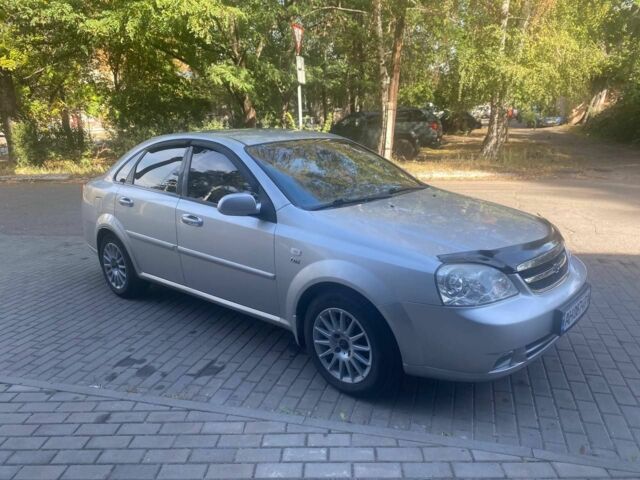 Серый Шевроле Лачетти, объемом двигателя 1.8 л и пробегом 180 тыс. км за 4500 $, фото 1 на Automoto.ua