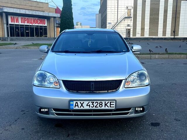 Серый Шевроле Лачетти, объемом двигателя 1.6 л и пробегом 183 тыс. км за 3500 $, фото 1 на Automoto.ua