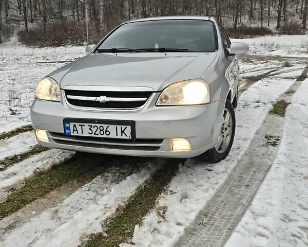 Серый Шевроле Лачетти, объемом двигателя 1.8 л и пробегом 165 тыс. км за 4000 $, фото 1 на Automoto.ua