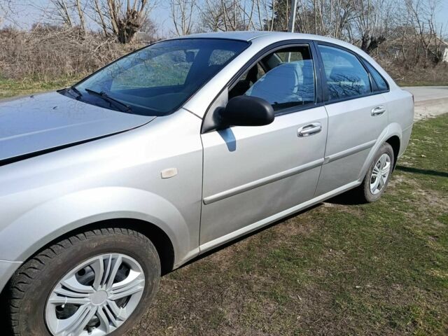 Серый Шевроле Лачетти, объемом двигателя 1.6 л и пробегом 180 тыс. км за 3700 $, фото 1 на Automoto.ua