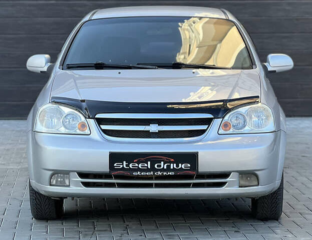 Серый Шевроле Лачетти, объемом двигателя 1.8 л и пробегом 316 тыс. км за 4299 $, фото 1 на Automoto.ua