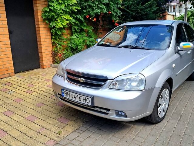 Сірий Шевроле Лачетті, об'ємом двигуна 1.8 л та пробігом 300 тис. км за 3000 $, фото 1 на Automoto.ua