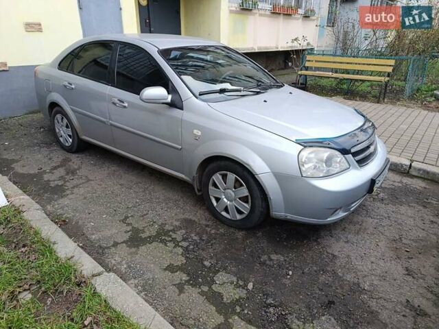 Серый Шевроле Лачетти, объемом двигателя 1.8 л и пробегом 350 тыс. км за 3000 $, фото 1 на Automoto.ua