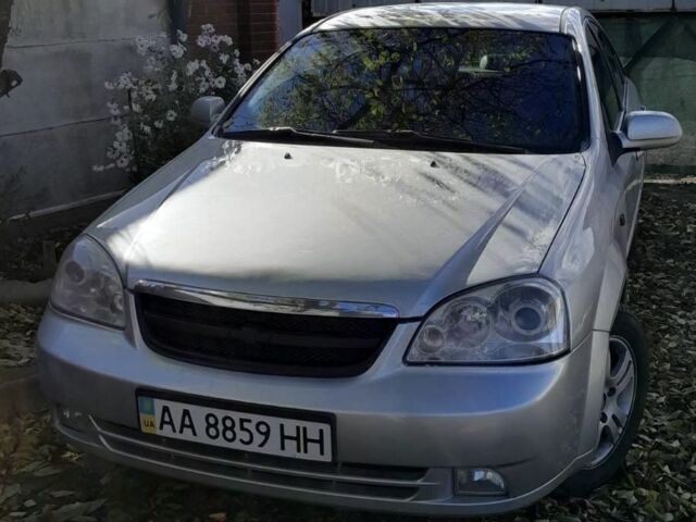 Сірий Шевроле Лачетті, об'ємом двигуна 1.8 л та пробігом 276 тис. км за 3200 $, фото 1 на Automoto.ua
