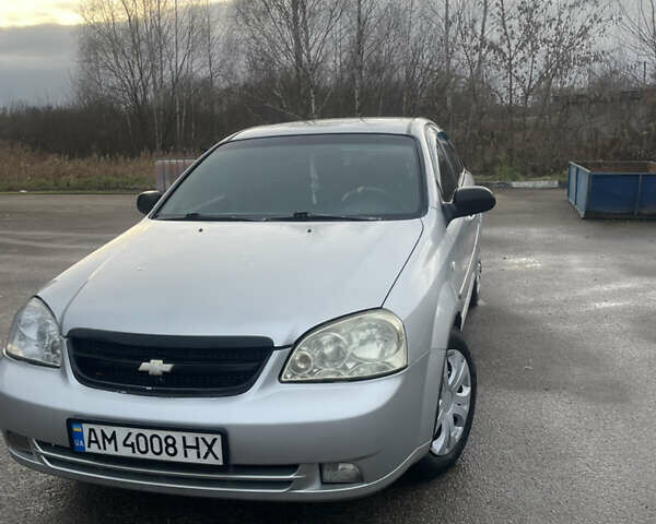 Серый Шевроле Лачетти, объемом двигателя 1.8 л и пробегом 300 тыс. км за 2500 $, фото 1 на Automoto.ua