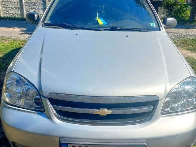 Серый Шевроле Лачетти, объемом двигателя 1.6 л и пробегом 320 тыс. км за 2700 $, фото 1 на Automoto.ua