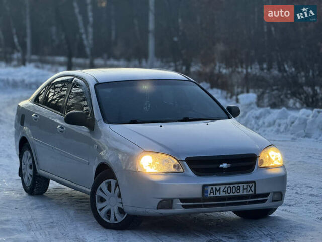 Серый Шевроле Лачетти, объемом двигателя 1.8 л и пробегом 300 тыс. км за 2350 $, фото 1 на Automoto.ua