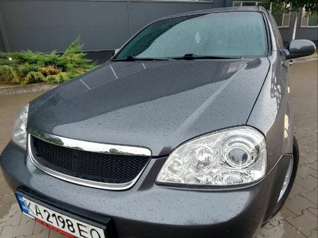 Серый Шевроле Лачетти, объемом двигателя 1.8 л и пробегом 284 тыс. км за 5000 $, фото 1 на Automoto.ua