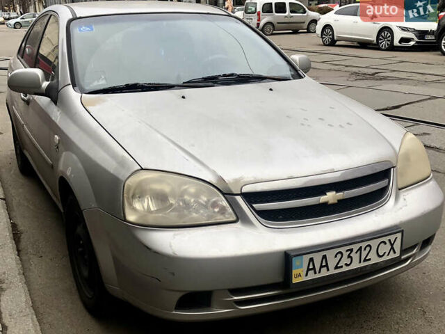 Серый Шевроле Лачетти, объемом двигателя 1.8 л и пробегом 250 тыс. км за 2999 $, фото 1 на Automoto.ua