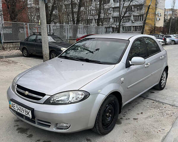 Сірий Шевроле Лачетті, об'ємом двигуна 1.8 л та пробігом 111 тис. км за 3700 $, фото 1 на Automoto.ua