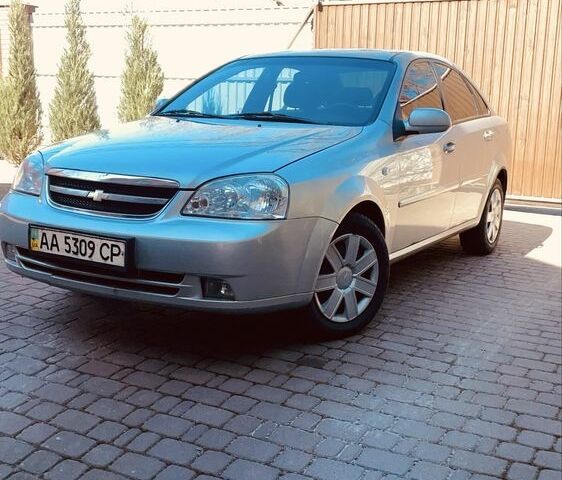 Серый Шевроле Лачетти, объемом двигателя 1.8 л и пробегом 227 тыс. км за 4600 $, фото 1 на Automoto.ua