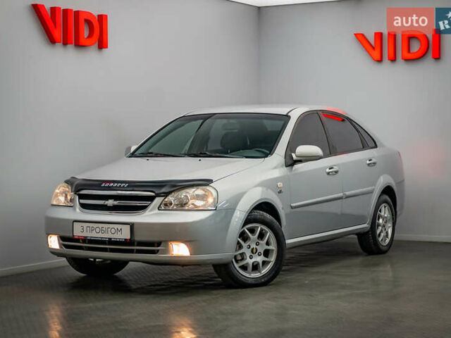 Серый Шевроле Лачетти, объемом двигателя 1.8 л и пробегом 127 тыс. км за 6404 $, фото 1 на Automoto.ua