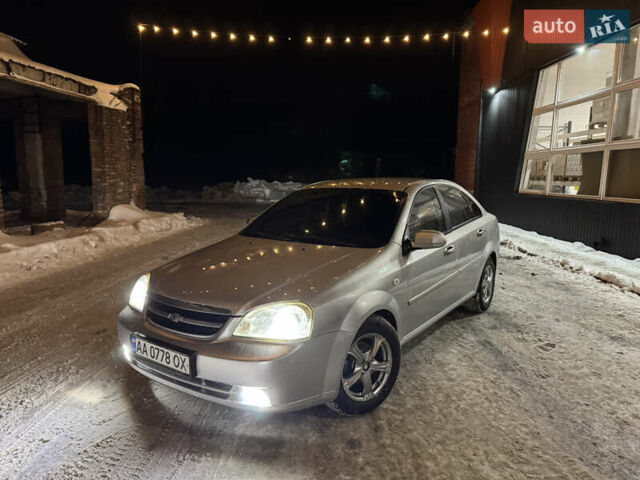 Серый Шевроле Лачетти, объемом двигателя 1.8 л и пробегом 238 тыс. км за 3499 $, фото 1 на Automoto.ua