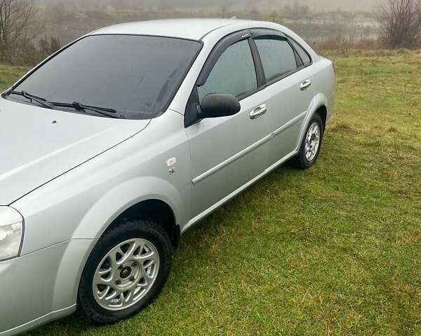 Сірий Шевроле Лачетті, об'ємом двигуна 1.6 л та пробігом 240 тис. км за 3300 $, фото 1 на Automoto.ua