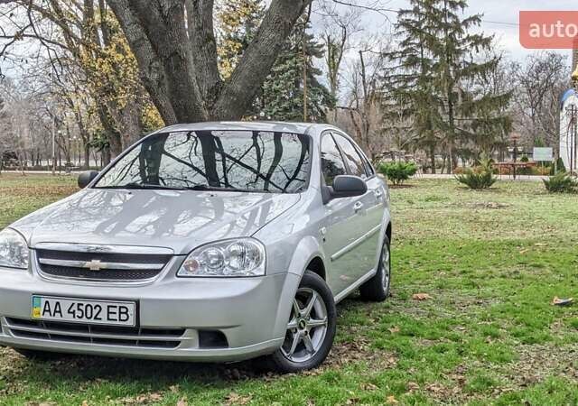 Серый Шевроле Лачетти, объемом двигателя 1.6 л и пробегом 195 тыс. км за 4500 $, фото 1 на Automoto.ua