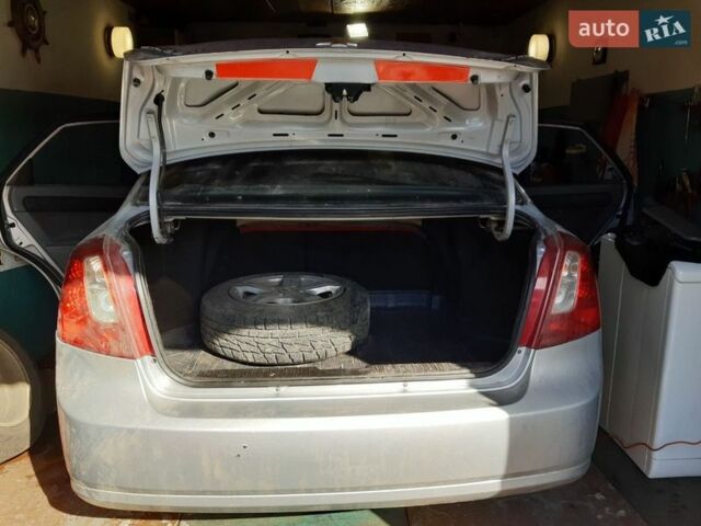 Серый Шевроле Лачетти, объемом двигателя 1.8 л и пробегом 239 тыс. км за 1360 $, фото 1 на Automoto.ua