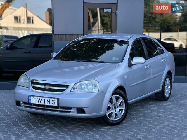 Серый Шевроле Лачетти, объемом двигателя 1.8 л и пробегом 181 тыс. км за 3200 $, фото 1 на Automoto.ua