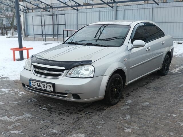 Серый Шевроле Лачетти, объемом двигателя 1.6 л и пробегом 230 тыс. км за 3000 $, фото 1 на Automoto.ua