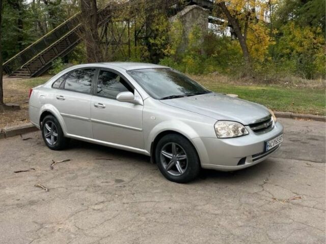 Серый Шевроле Лачетти, объемом двигателя 1.6 л и пробегом 250 тыс. км за 3550 $, фото 1 на Automoto.ua