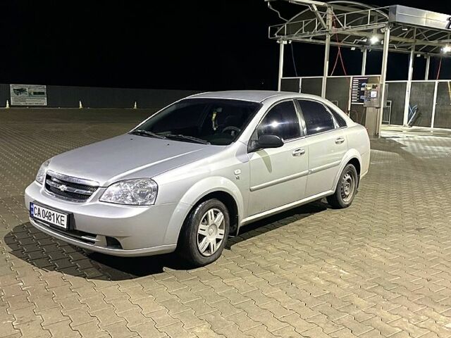 Серый Шевроле Лачетти, объемом двигателя 1.6 л и пробегом 156 тыс. км за 3800 $, фото 1 на Automoto.ua