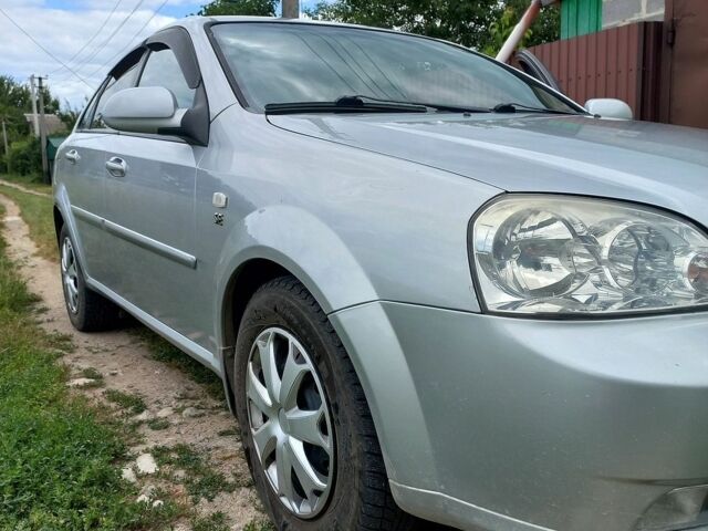 Сірий Шевроле Лачетті, об'ємом двигуна 1.6 л та пробігом 145 тис. км за 4500 $, фото 1 на Automoto.ua
