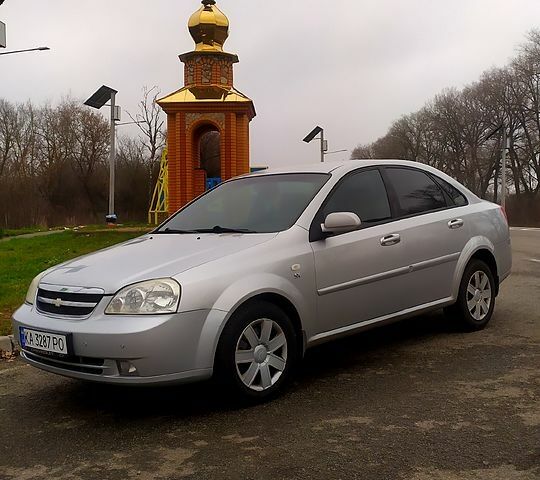 Сірий Шевроле Лачетті, об'ємом двигуна 1.8 л та пробігом 250 тис. км за 4000 $, фото 1 на Automoto.ua