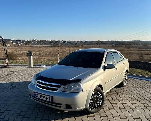Серый Шевроле Лачетти, объемом двигателя 1.8 л и пробегом 170 тыс. км за 2999 $, фото 1 на Automoto.ua