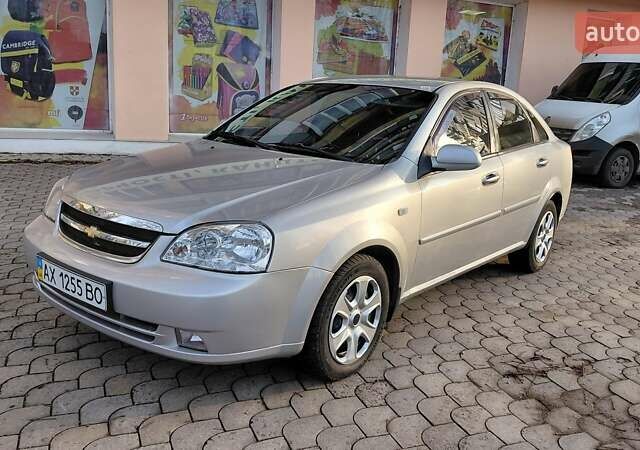 Серый Шевроле Лачетти, объемом двигателя 1.79 л и пробегом 106 тыс. км за 4000 $, фото 1 на Automoto.ua