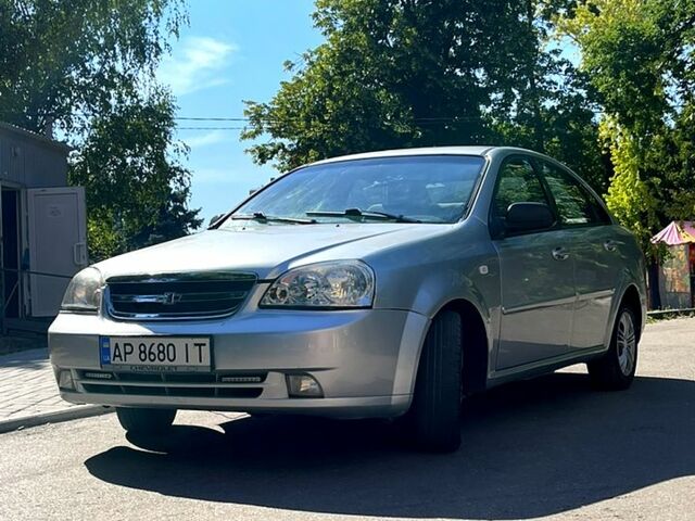 Серый Шевроле Лачетти, объемом двигателя 1.6 л и пробегом 240 тыс. км за 2700 $, фото 1 на Automoto.ua