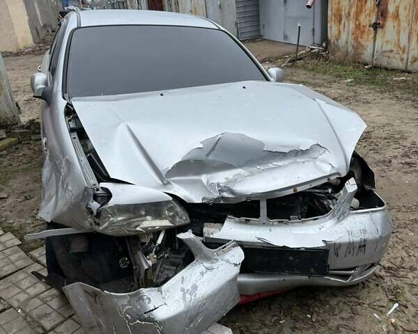 Серый Шевроле Лачетти, объемом двигателя 1.8 л и пробегом 260 тыс. км за 2500 $, фото 1 на Automoto.ua