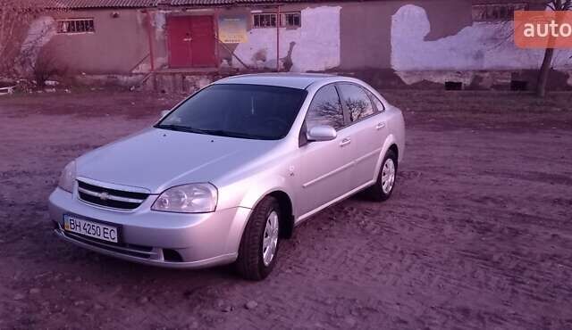 Серый Шевроле Лачетти, объемом двигателя 1.8 л и пробегом 354 тыс. км за 4200 $, фото 1 на Automoto.ua